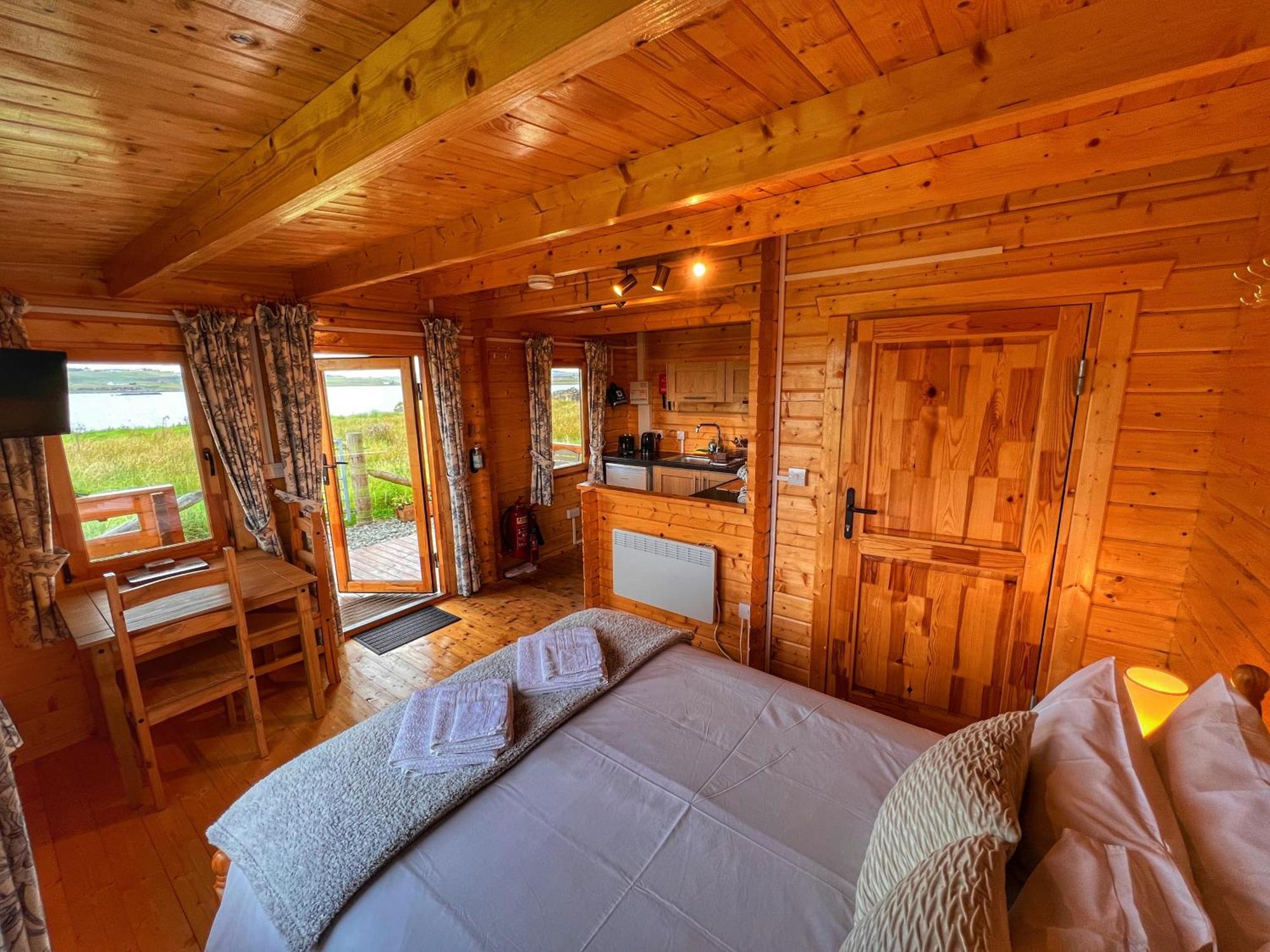 Harlosh Log Cabins Данвеган Номер фото